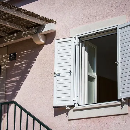 Apartamento Teuta House In National Park Goveđari