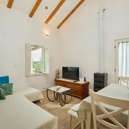 Apartamento Teuta House In National Park