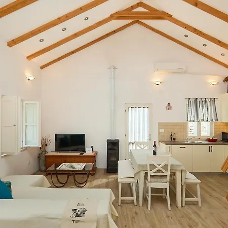 Teuta House In National Park *