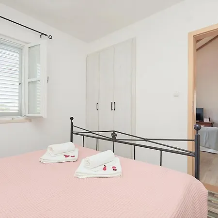 Teuta House In National Park Apartamento *