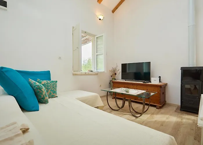 公寓 Teuta House In National Park *