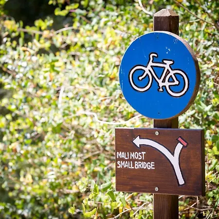 Teuta House In National Park アパート