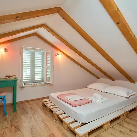 Teuta House In National Park