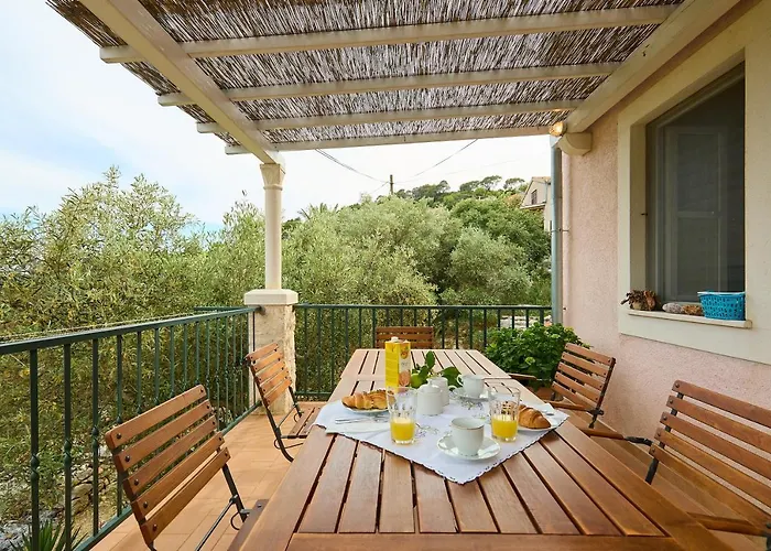 Teuta House In National Park Goveđari