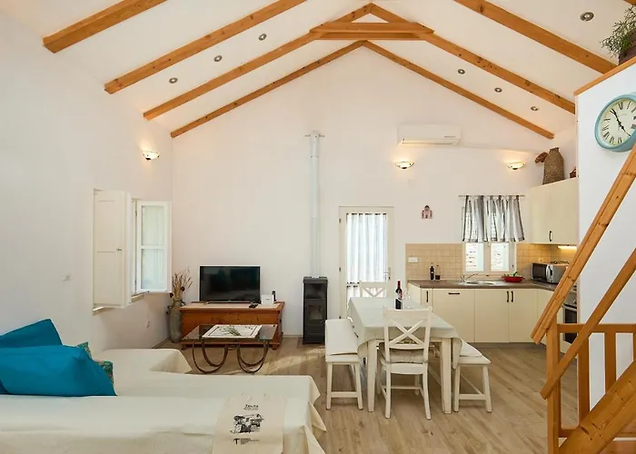 Teuta House In National Park *