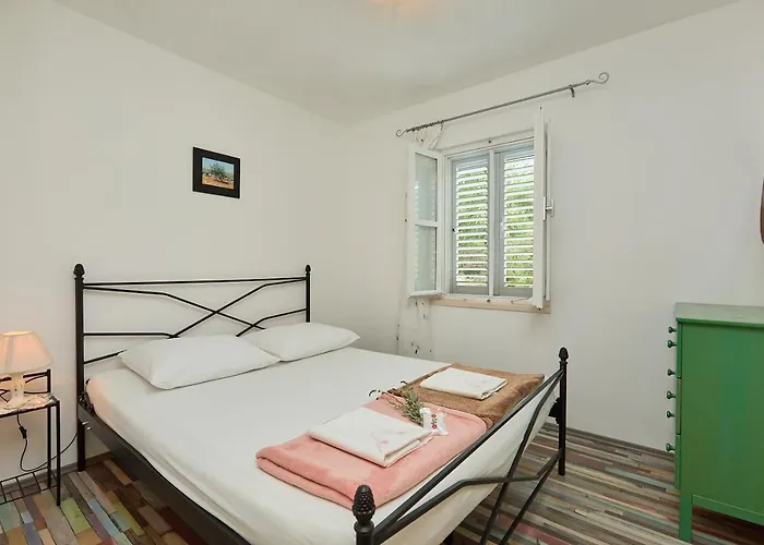 Teuta House In National Park Apartmán